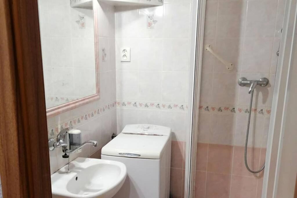 Apartman Blizko Hlavnej Stanice A Centra Mesta Bardejov Buitenkant foto